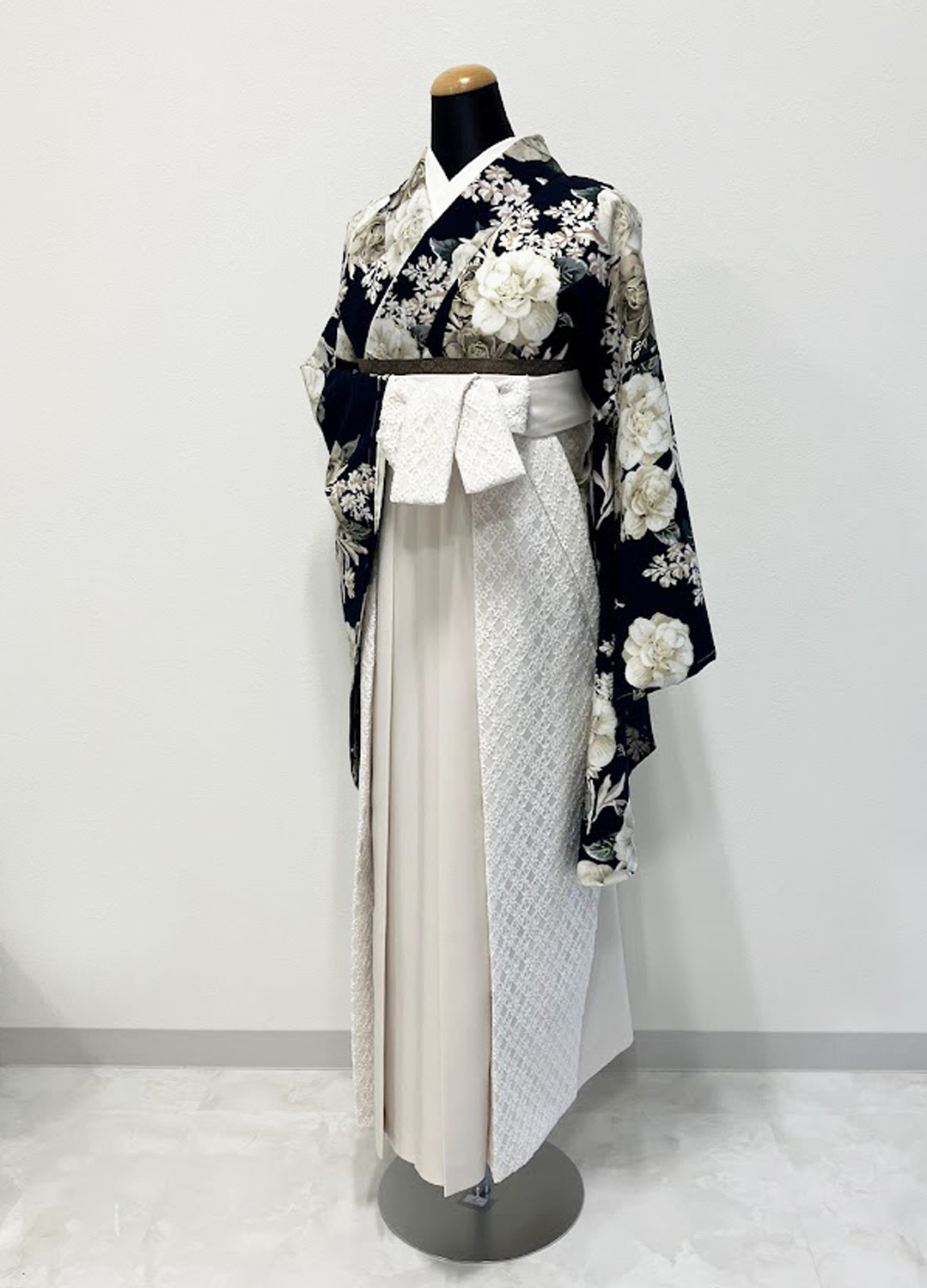 卒業袴：黒・白