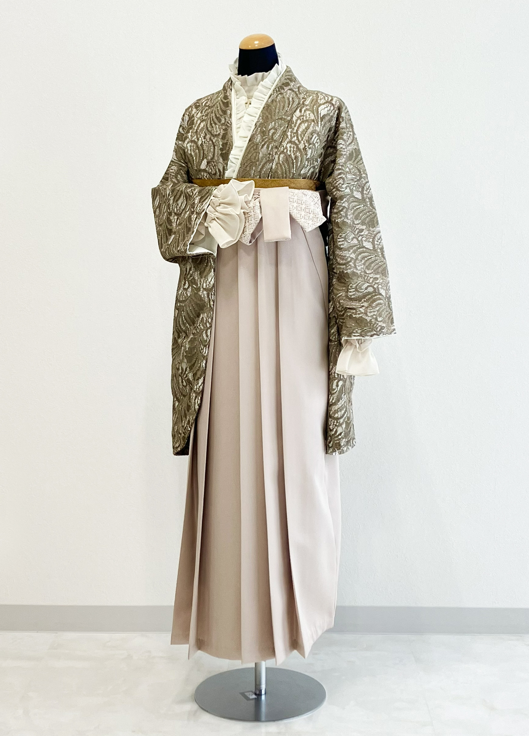 茶・ベージュ・白