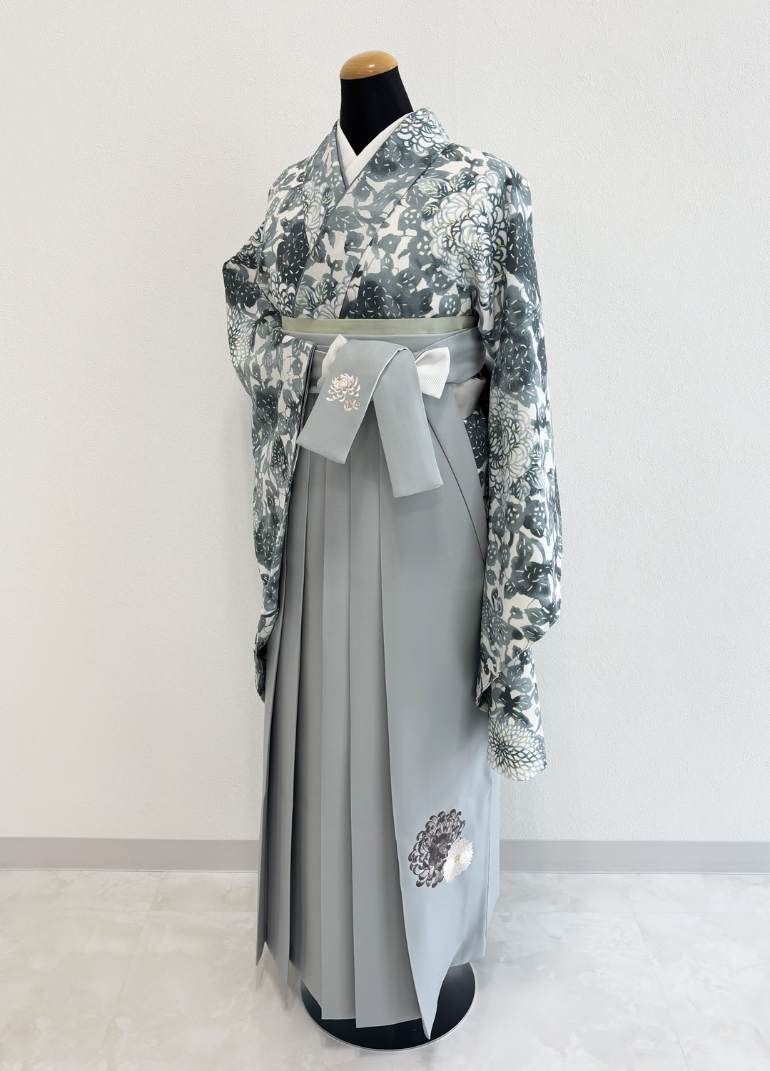 グレー・水色・白