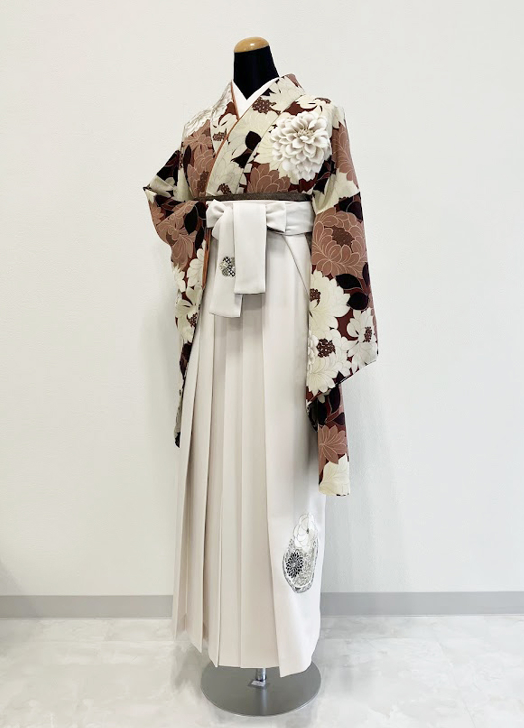 白・ベージュ・茶